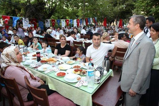 Şahinbey Belediyesi, Şehit Aileleri Ve Gazileri İftarda Bir Araya Getirdi