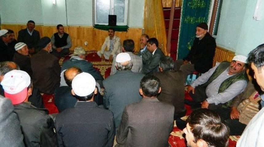 Ardahan Valisi Azizoğlu, Cami Cemaatiyle Sohbet Başlattı