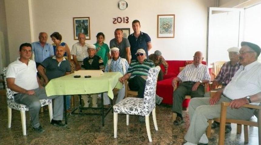 S&ouml;ke Kızılay&rsquo;dan Huzurevine Giysi Desteği