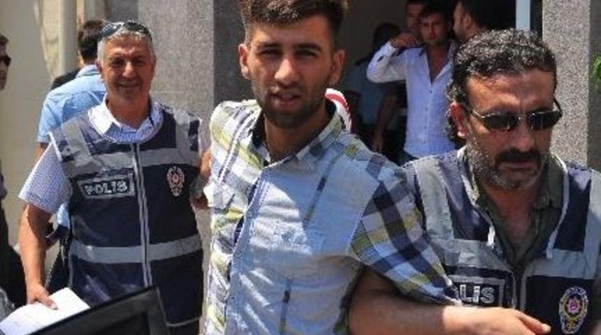 G&uuml;nd&uuml;z Vakti Eve Giren Hırsızlar Yakalandı