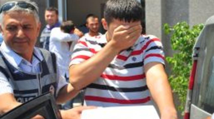 Evden Hırsızlık Olayına Karışan &Uuml;&ccedil; Kişi Yakalandı