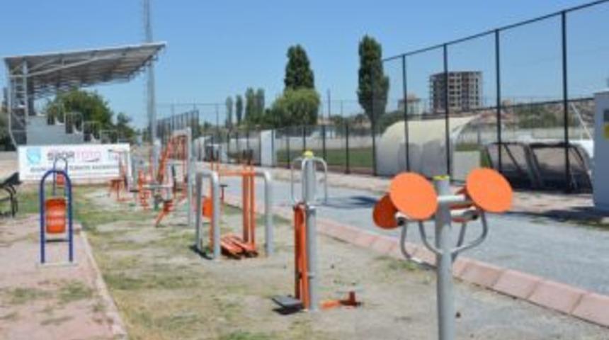 Argıncık Stadı'nın &Ccedil;evre D&uuml;zenlemesi Yapılıyor