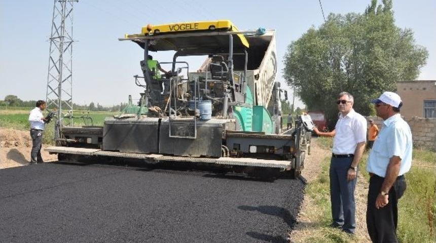 K&ouml;y Yollarında Asfaltlama &Ccedil;alışması