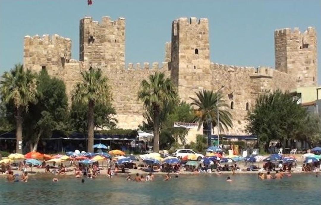 &Ccedil;andarlı Kalesi Unesco D&uuml;nya Mirası Ge&ccedil;ici Listesine Girdi