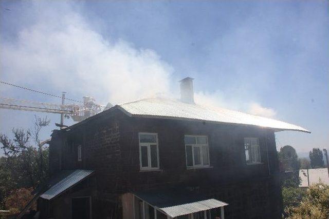 Ahlat&rsquo;ta Korkutan Yangın 2