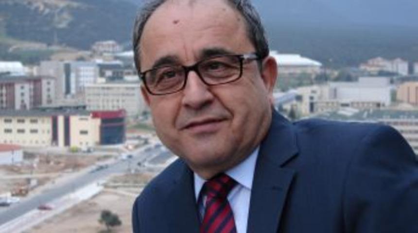 Rekt&ouml;r&uuml;n 245 Kilometre Hız Yaptığı Iddiası G&uuml;ndem Oldu