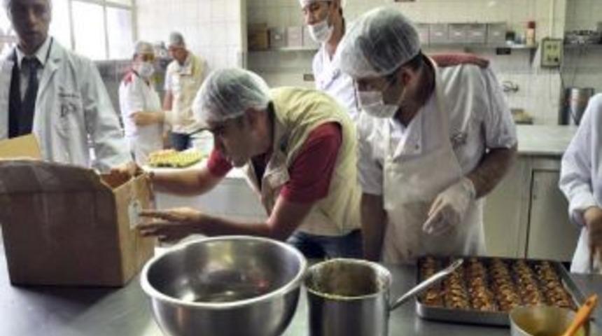 Ankara'da 636 Tatlı Ve Şekerlemeci Denetlendi