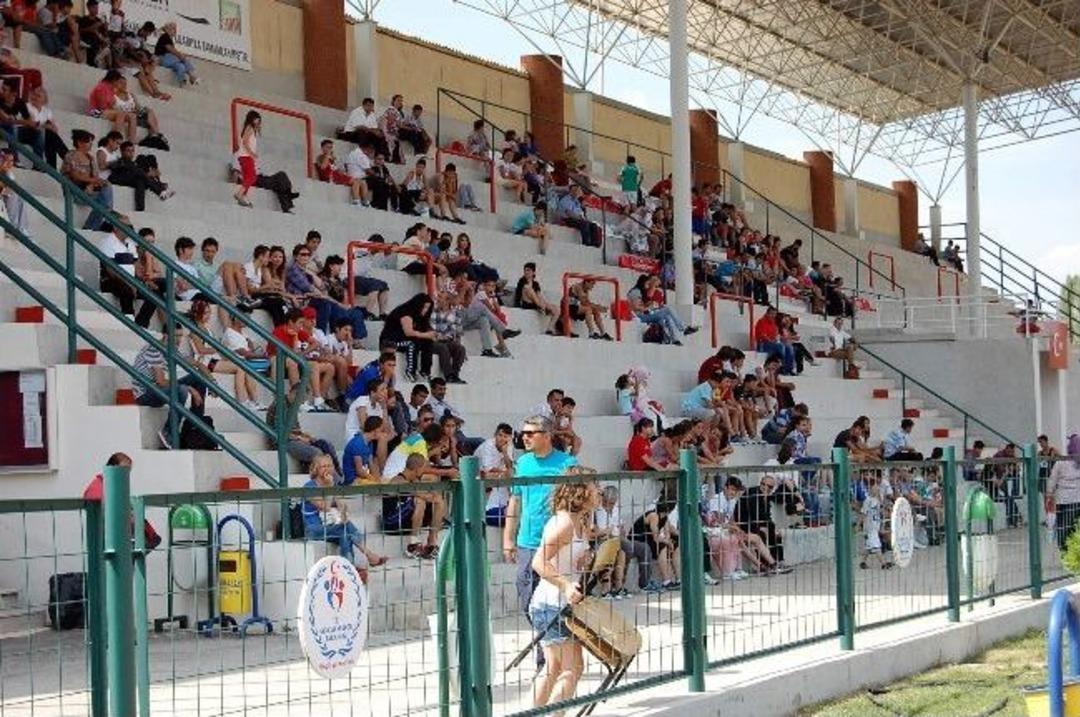 Spor Lisesi M&uuml;lakatları Devam Ediyor