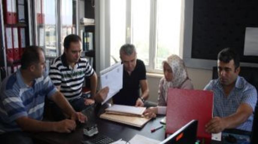 Evrenseki Belediyesi&rsquo;nden Okul Bah&ccedil;elerine Spor Alanı