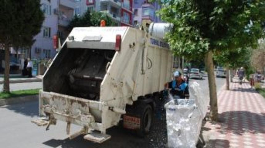 &Ccedil;&ouml;p Konteynırları Dezenfekte Ediliyor