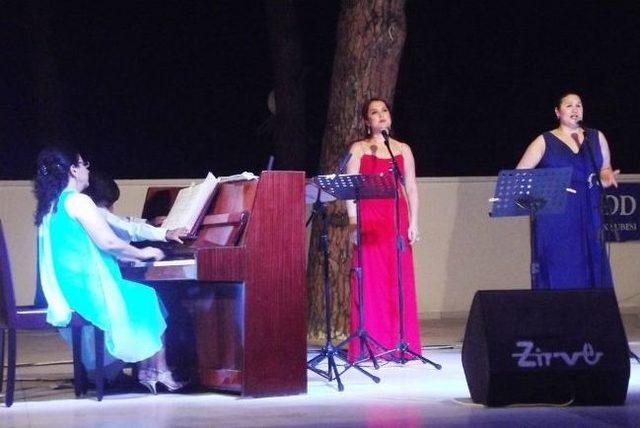 Ayvalık Çydd’nin Opera Gecesi İzleyenleri Büyüledi