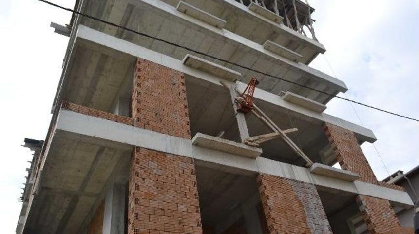 3. Kattan D&uuml;şen İş&ccedil;i Hayatını Kaybetti