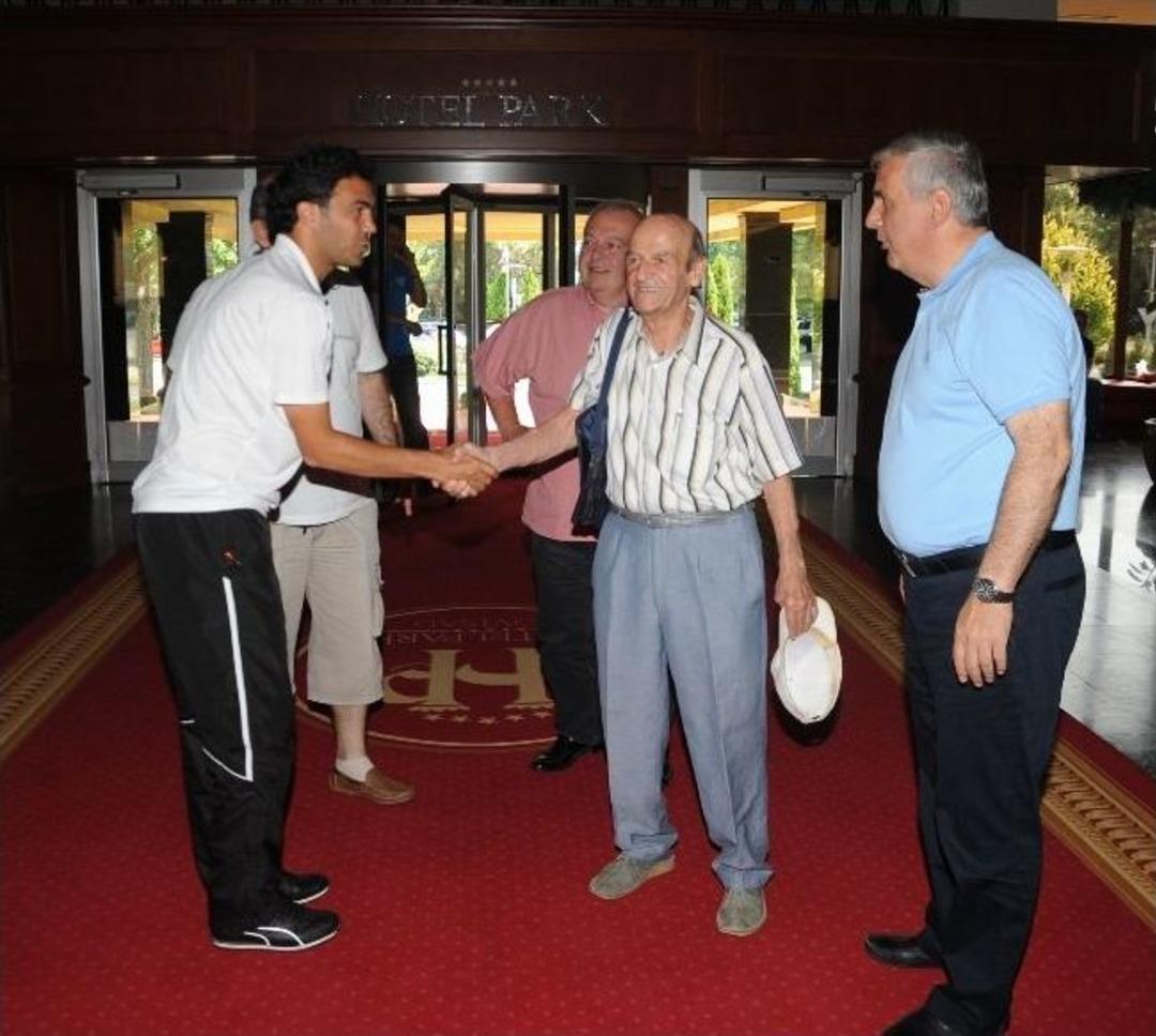 Mili&ccedil; Ve &Ouml;meragi&ccedil;&rsquo;ten Bursaspor Kampına Ziyaret