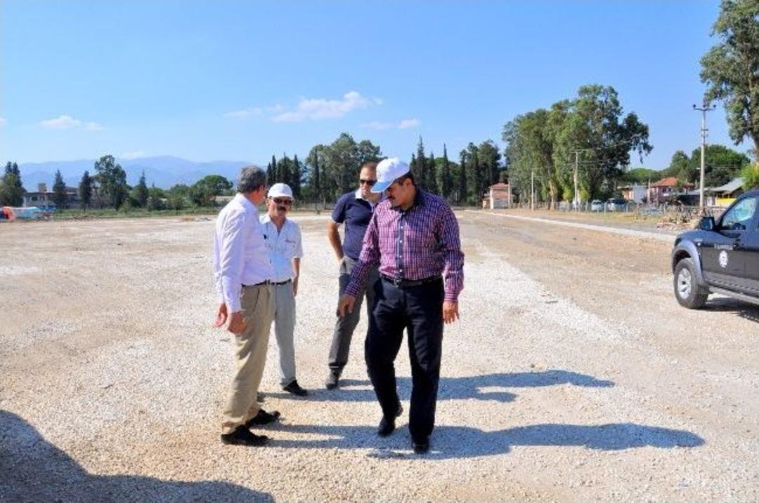 Tarihi S&uuml;mer Futbol Sahası Yenileniyor