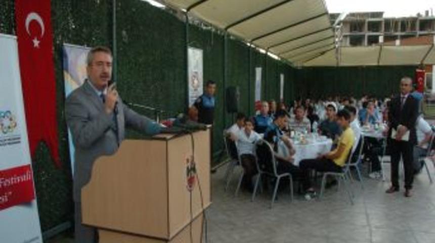 İngilizce Eğitimi Alan Diyarbakırlı &Ouml;ğrenciler Iftarda Buluştu