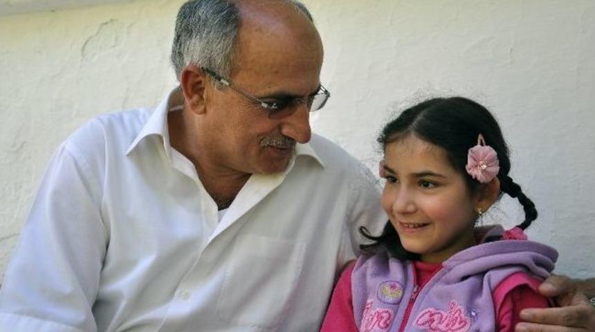 Aktaş, İlk Adımını Atan Y&uuml;r&uuml;me Engelli &Ouml;ğrenciyi Ziyaret Etti