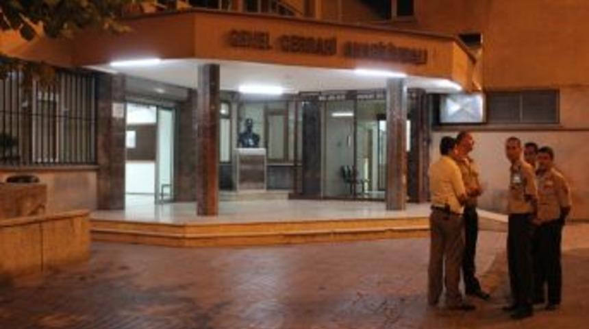 Taksim&rsquo;deki Olaylar: Emniyet M&uuml;d&uuml;r Yardımcısı Yaralandı Iddiası