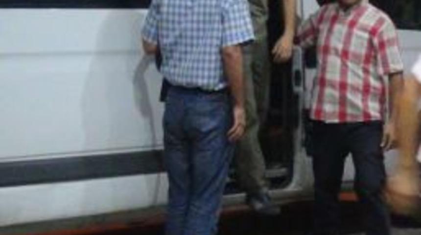 Hatay'da G&ouml;zaltına Alınan 8 Kişi Adana'ya G&ouml;nderildi