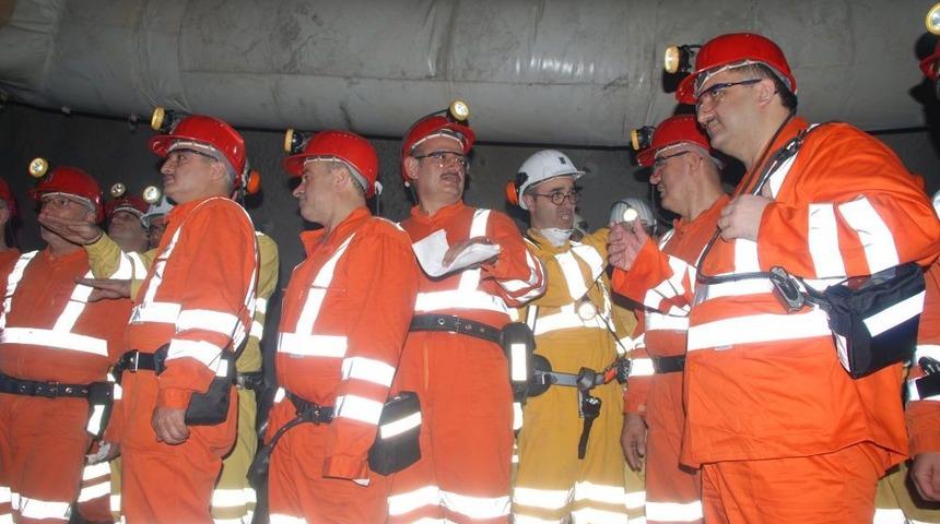 Vekiller, Iftarı Yerin 600 Metre Altında A&ccedil;tı