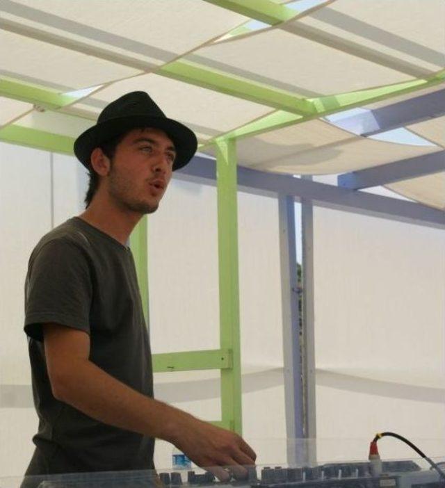 Dj Alişan Mambo&rsquo;da Sevenleriyle Buluşuyor! 1