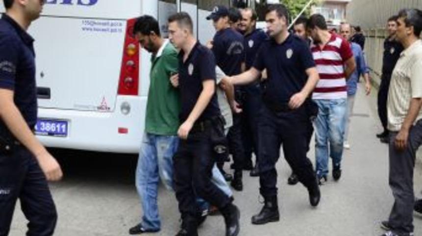 Kocaeli'nde Uyuşturucu Satıcılarına Y&ouml;nelik Operasyon: 81 Tutuklama