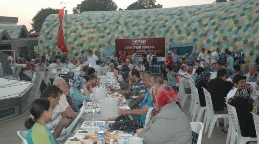 Btso İftar Sofrası Bereketini Hasta Yakınlarına Da Ulaştırdı