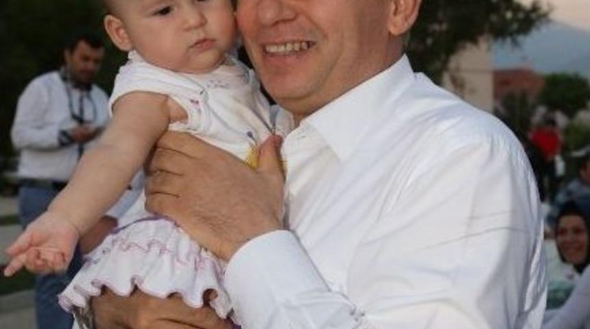 Başkan Zolan İftarını Vatandaşlarla Açtı