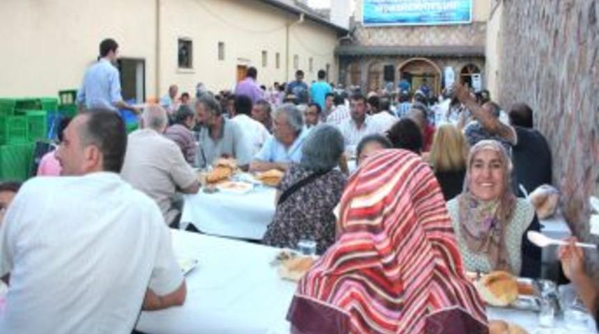 Her G&uuml;n Bin 500 Kişiye Iftar