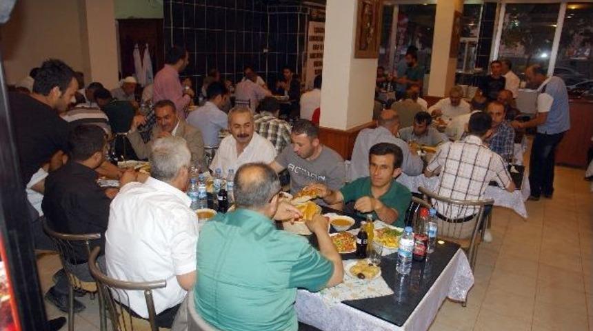 Y&uuml;ksekova&rsquo;da Esnaflar İftarda Buluştu