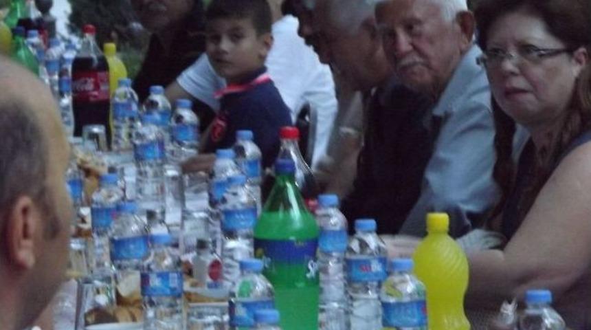 Chp'lilerin İftar Sofrasında