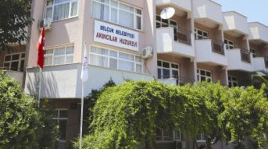 Sel&ccedil;uk Huzurevi&rsquo;nde K&ouml;kl&uuml; Tadilat Başlatıldı