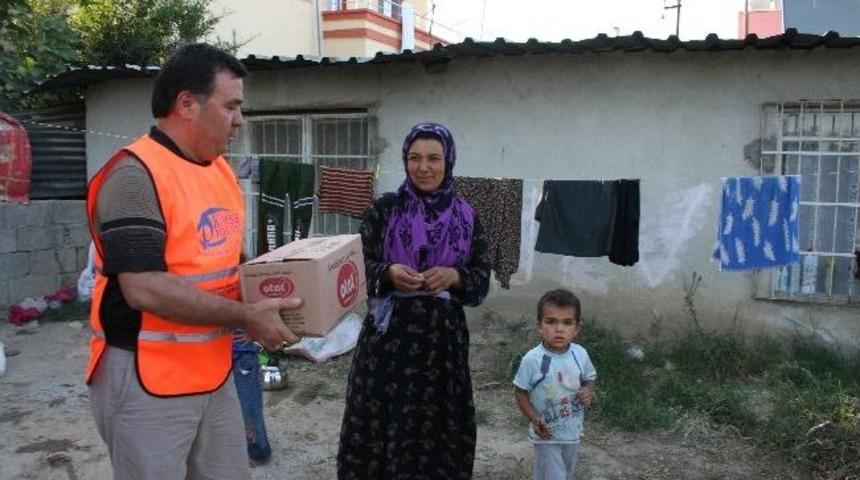 Kimse Yok Mu Derneği Tarsus&rsquo;taki Suriyelilerin Y&uuml;z&uuml;n&uuml; G&uuml;ld&uuml;r&uuml;yor&rlm;