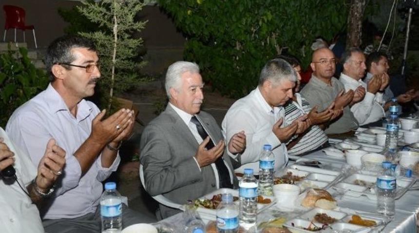 Zihni Aldırmaz İftarını Pozantılılar İle Birlikte A&ccedil;tı