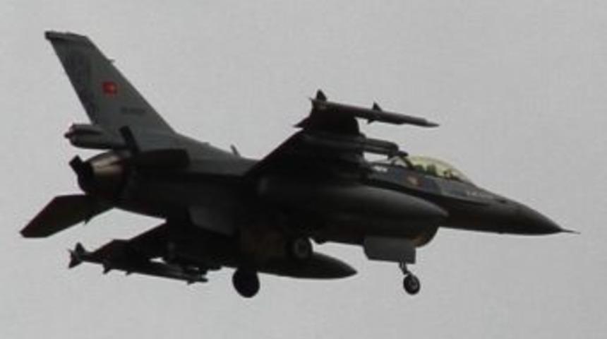 T&uuml;rk Jetleri Suriye Ve Kuzey Irak&rsquo;ta Keşif U&ccedil;uşlarını S&uuml;rd&uuml;r&uuml;yor