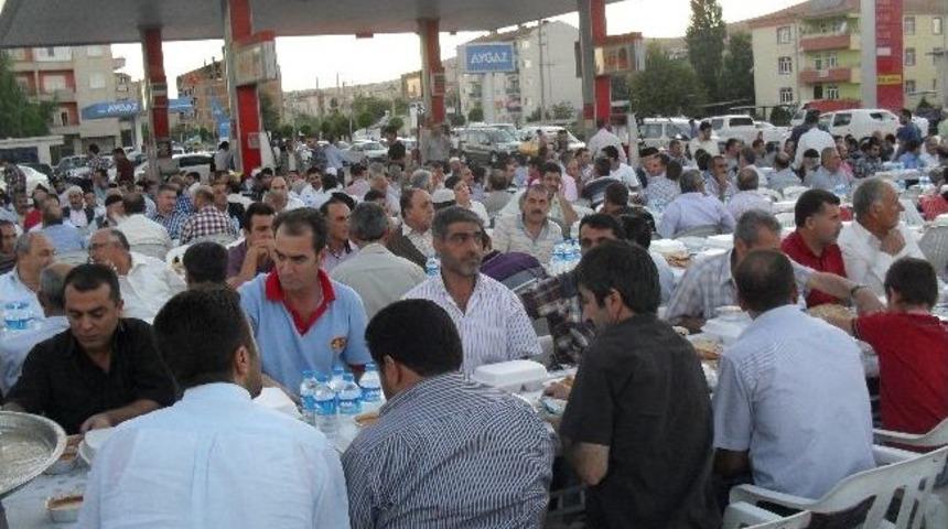 İşadamlarından İftar Yemeği