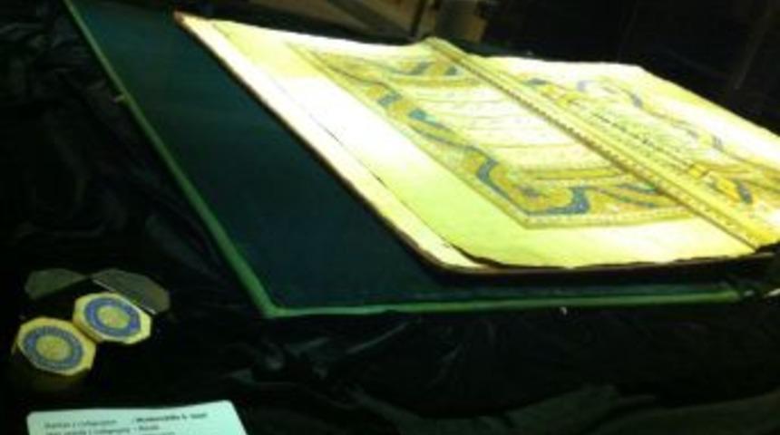 El Emeği G&ouml;z Nuru Mushaf-ı Şerifler Sultanahmet'te Ziyaret&ccedil;i Bekliyor