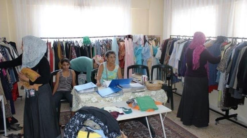 Ayvalık Belediyesi Sosyal Marketi Hızır Gibi Yetişiyor