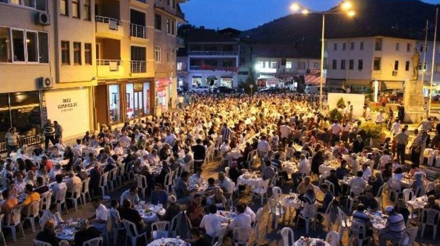 Ak Parti&rsquo;den Ulus&rsquo;ta İftar