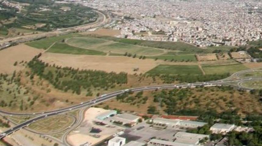 Metrekaresi 25 Kuruşa İller Bankasına Satılan Paşa &Ccedil;iftliği Arazisine Mimarlardan Tepki