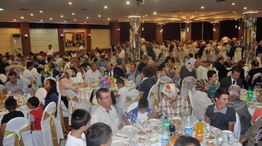 Vali Tuna Şehit Ve Gazi Yakınlarıyla İftarda Bir Araya Geldi