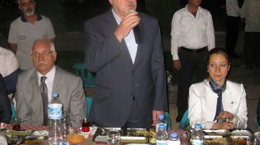 Ak Parti Araban İl&ccedil;e Teşkilatı İftar Yemeği Verdi