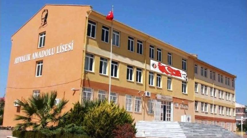 Ayvalık&rsquo;ta Kitlesel Başarıda Ayal Damgası