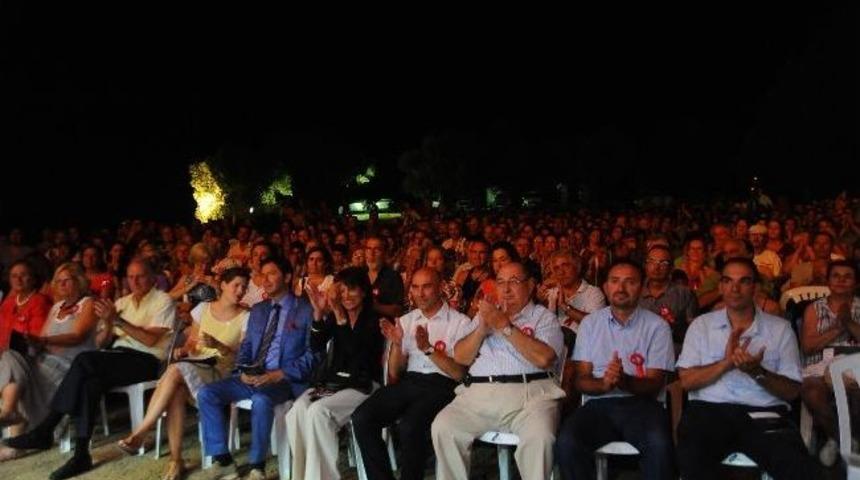 Ege'nin İki Yakası M&uuml;zikle Buluştu