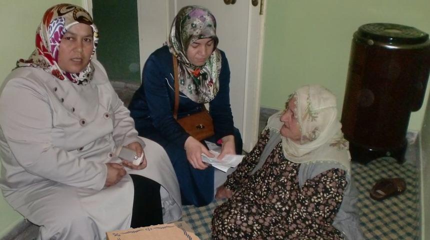 Yediveren Derneği Ihtiya&ccedil; Sahiplerine Ramazan Yardımı Dağıttı