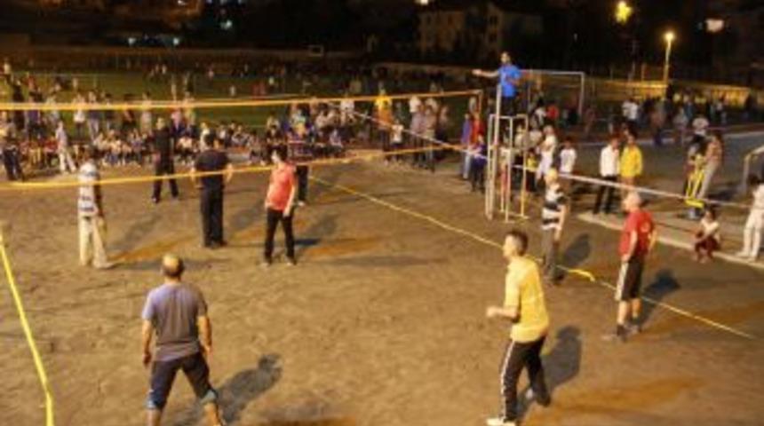 Hakkarililer Plaj Voleybolunu Sevdi
