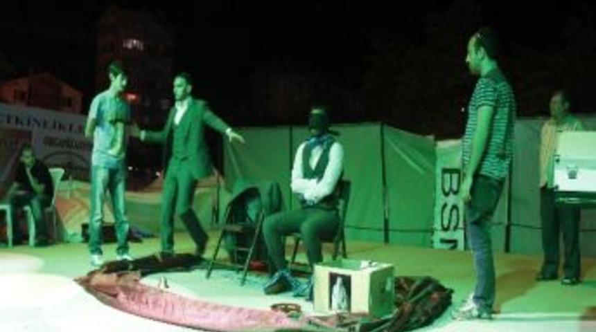 K&uuml;tahya'da Sihirbaz Kıvan&ccedil; Ve Burak'tan G&ouml;steri