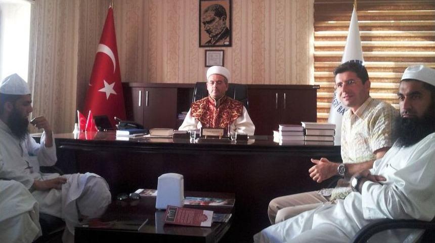 Afrika'dan Gelip Suriyeli Kardeşlerinin Yardımına Koştular