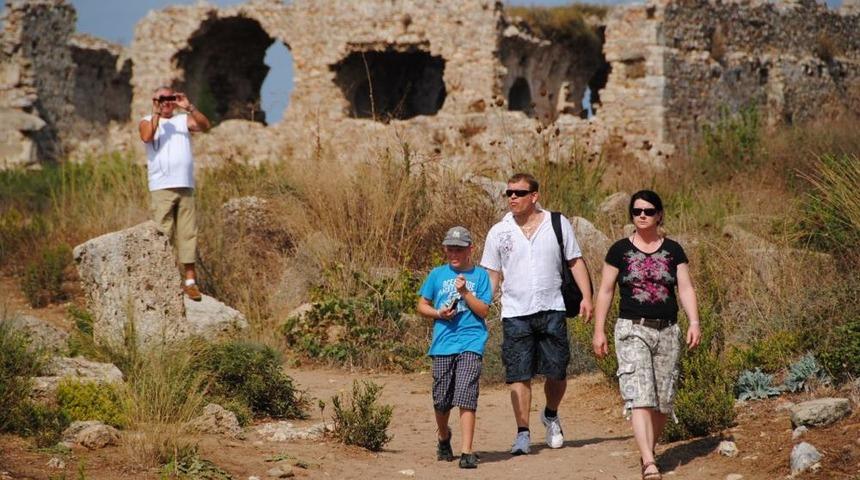 Anadolu &Uuml;niversitesi, Side'de Eserler Hakkında Bilgi G&uuml;ncellemesi Yapıyor