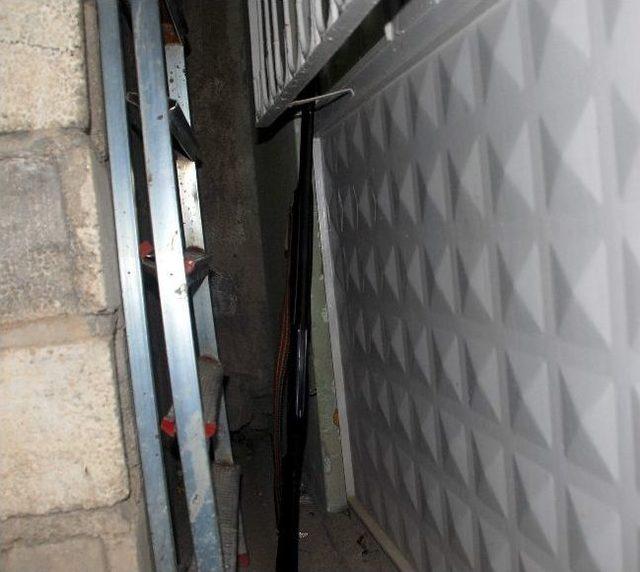 Baskında Kullanacağı Pompalı Av T&uuml;feğini Cami Minaresine Sakladı 1