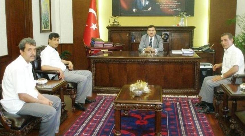 Vali Turhan, Edremitli Romanlarla İftarda Bir Araya Gelecek